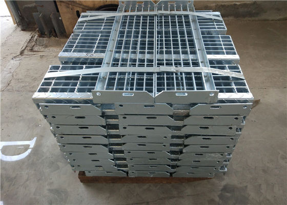 Customized Size Steel Stair Treads Grating Explosion Proof For Industry Floor